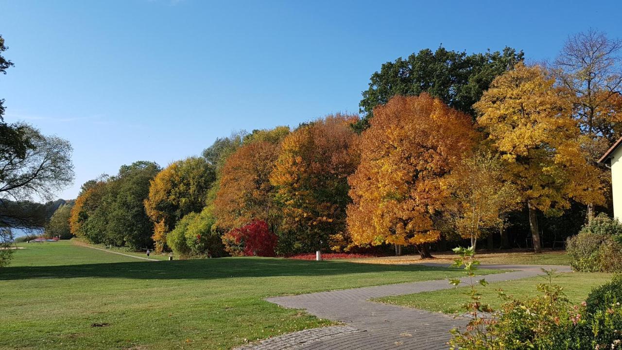 Gut Gnewikow Hotell Neuruppin Exteriör bild