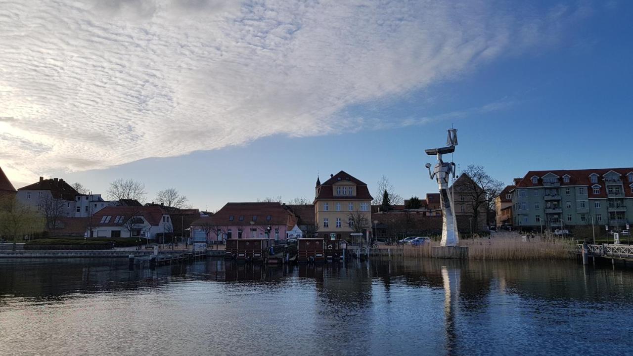 Gut Gnewikow Hotell Neuruppin Exteriör bild